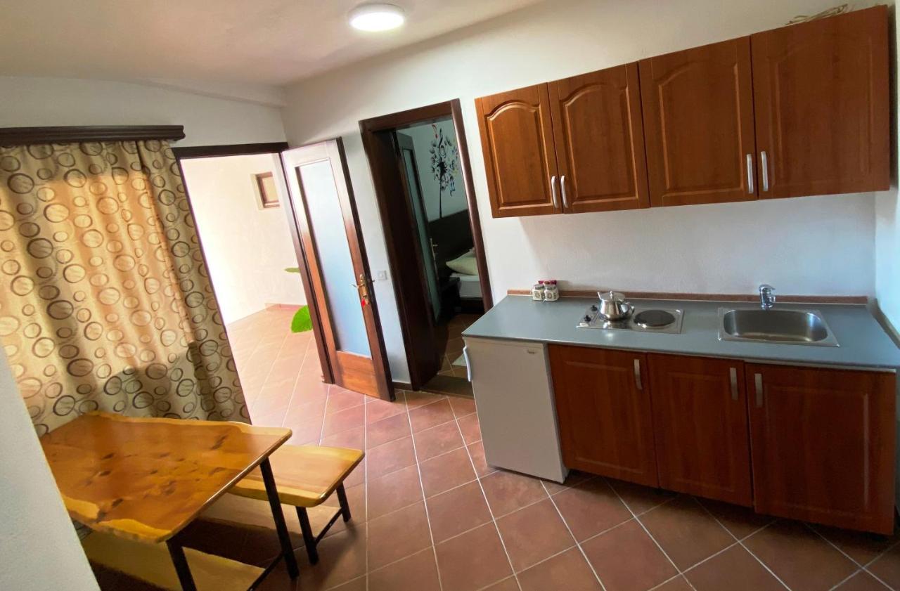 Apartments Fourroses Ulcinj Luaran gambar